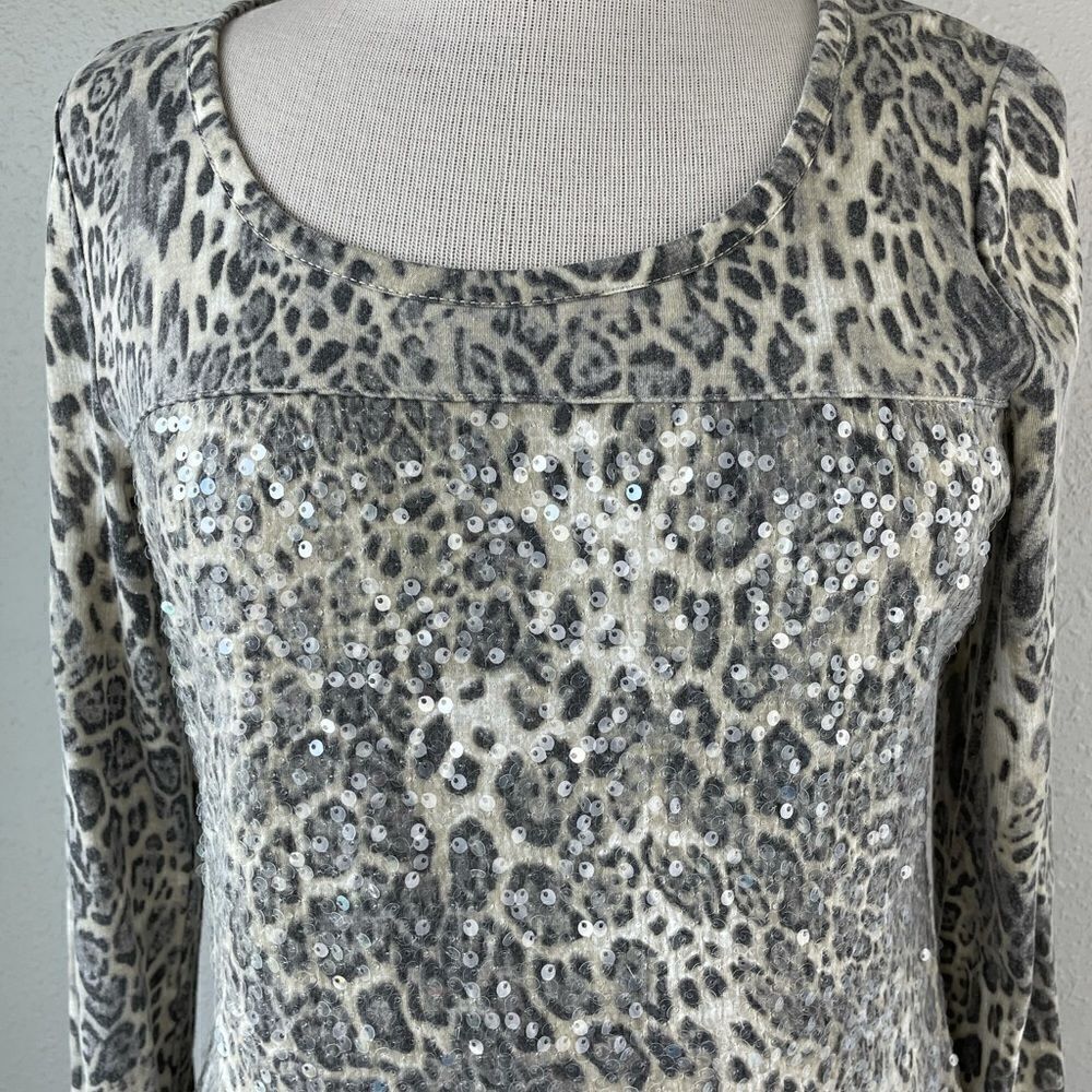 Liz Claiborne Petite Leopard Print Top EUC - Picture 2 of 7